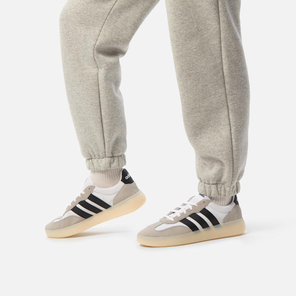 Купить Кроссовки Adidas для женщин, белые, размер UK 8, JR3101, 1 пара ...
