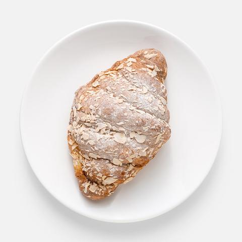 Изображение товара Круассан Самокат с миндалём 100 г - вкуснейшее лакомство