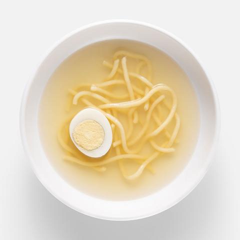 Изображение товара Куриный бульон с яйцом и лапшой Братья Караваевы 250 г натуральный насыщенный вкус