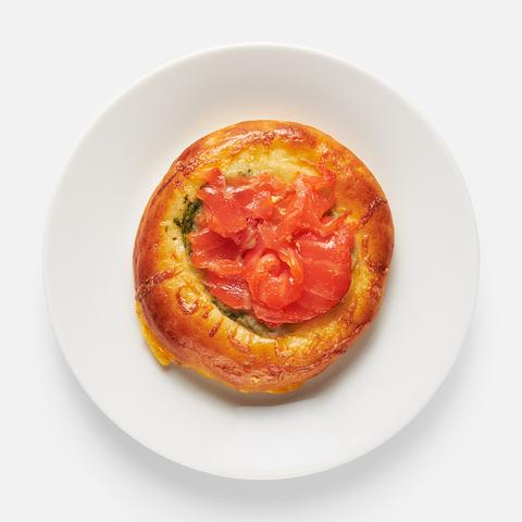 Изображение товара Ватрушка Братья Караваевы, со шпинатом и лососем, 70 г