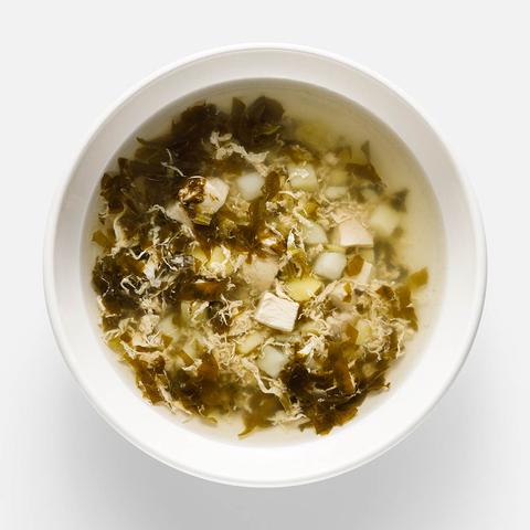 Изображение товара Щавелевый суп Самокат с куриной грудкой 300 г - быстрый и полезный обед