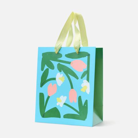 Изображение товара Подарочный пакет Самокат, весенние цветы, 18x22x10 см