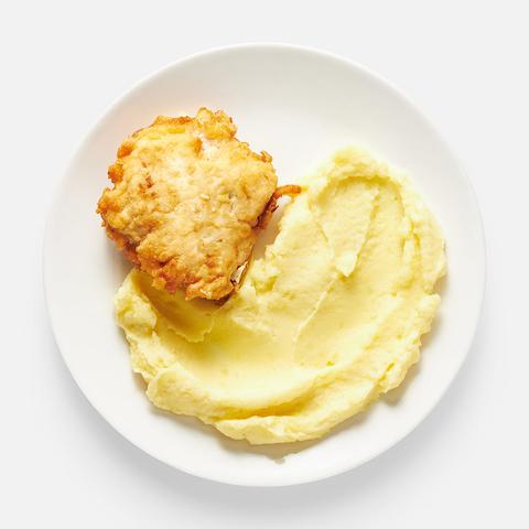 Изображение товара Филе минтая Вилочка с шубой из сыра и яиц, с картофельным пюре 270 г