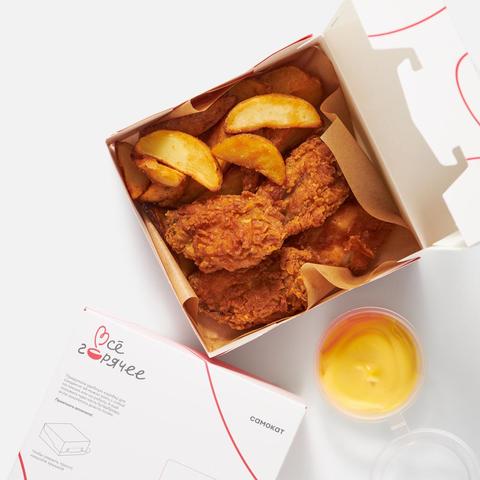 Изображение товара Крылья с картофелем по-деревенски и сырным соусом, 385 г