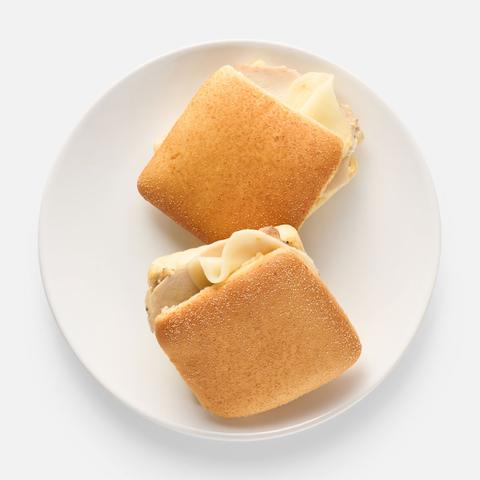 Изображение товара Мини-чиабатты Кулинариум с курицей и соусом гурмэ, 180 г