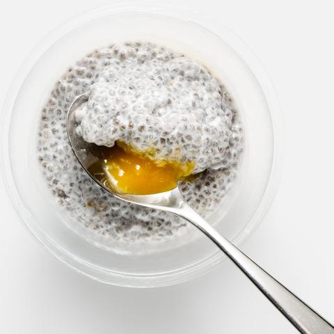 Изображение товара Кокосовый десерт Самокат без сахара с семенами чиа и манго 110 г